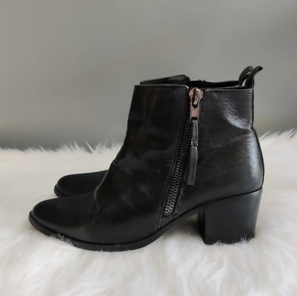 Steve Madden Peele Leather Ankle Booties - Picture 2 of 7